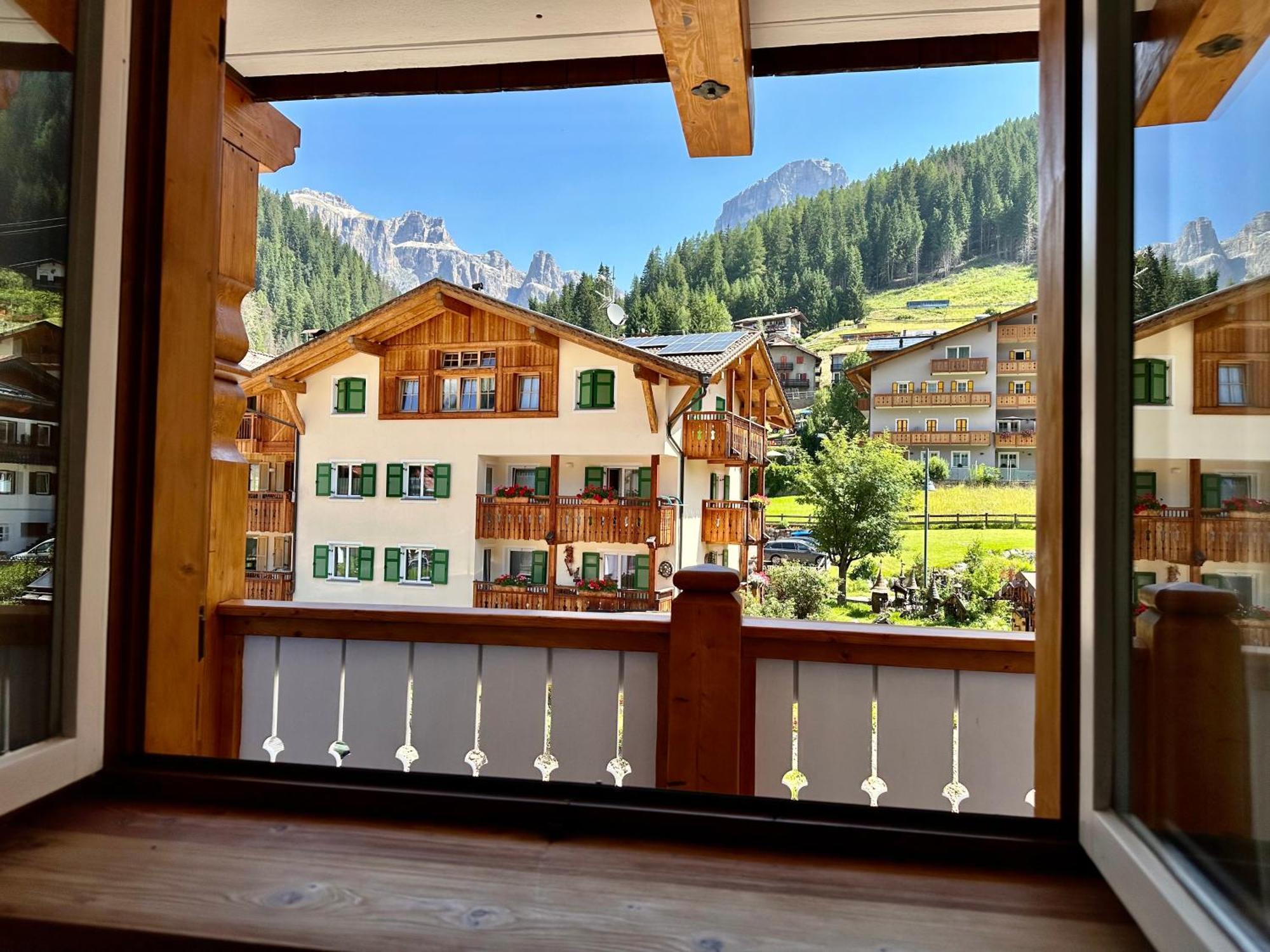 B&B Family Accommodation Canazei Bike Friendly Екстер'єр фото